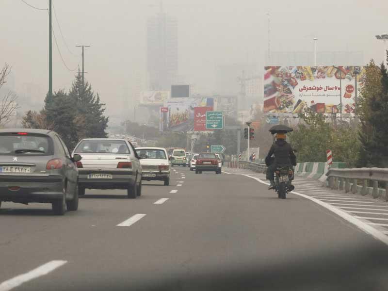 چرا برخی خودروسازان از استانداردهای محیط‌ زیستی عقب ماندند؟