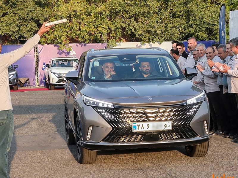 تحویل خودرو رووی eRX5 آغاز شد