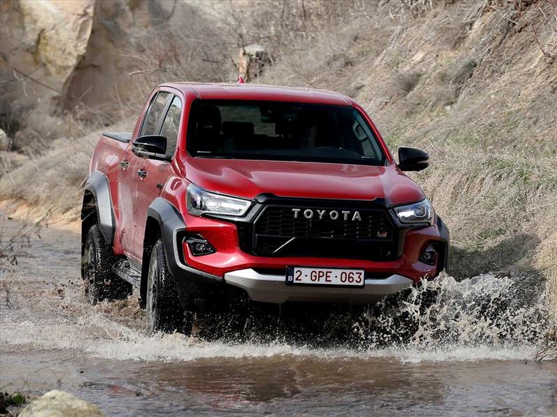 تویوتا هایلوکس GR Sport II معرفی شد + تصاویر