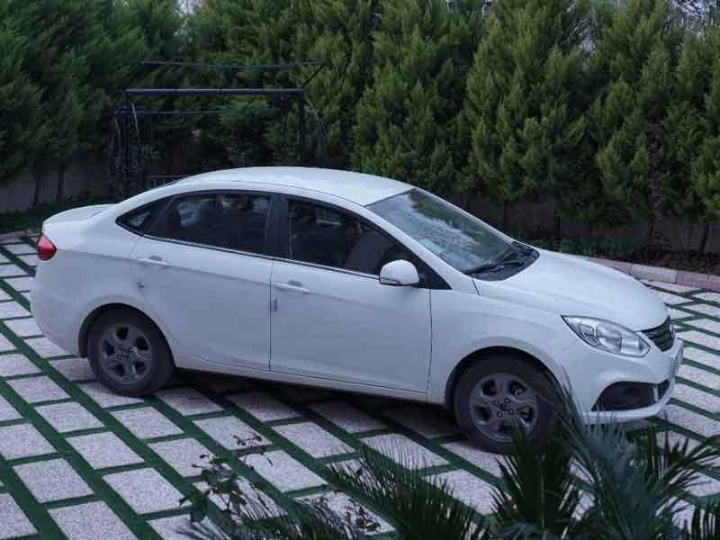 جک J4؛ سدان اقتصادی موفق کرمان موتور با ترکیبی از کیفیت، راحتی و ایمنی