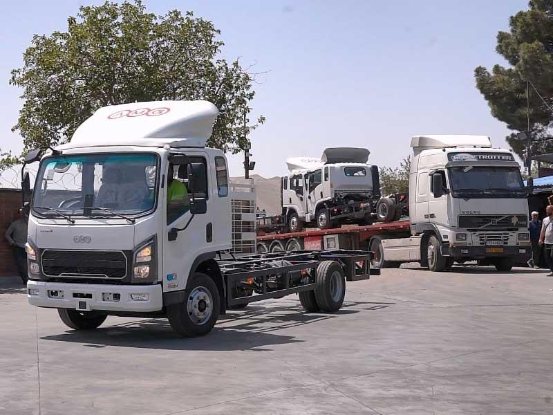 کامیونت‌های AMG تحویل آب معدنی واتا شد