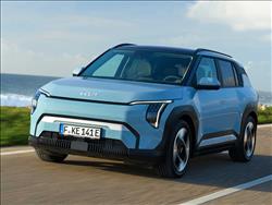 کیا EV3؛ بررسی کامل خودروی سال ۲۰۲۵ | قیمت، مشخصات و فناوری‌های برتر