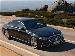 مرسدس‌بنز S-Class جدید؛ تعریف دوباره فناوری در ۱۴۰ سالگی تولد خودرو